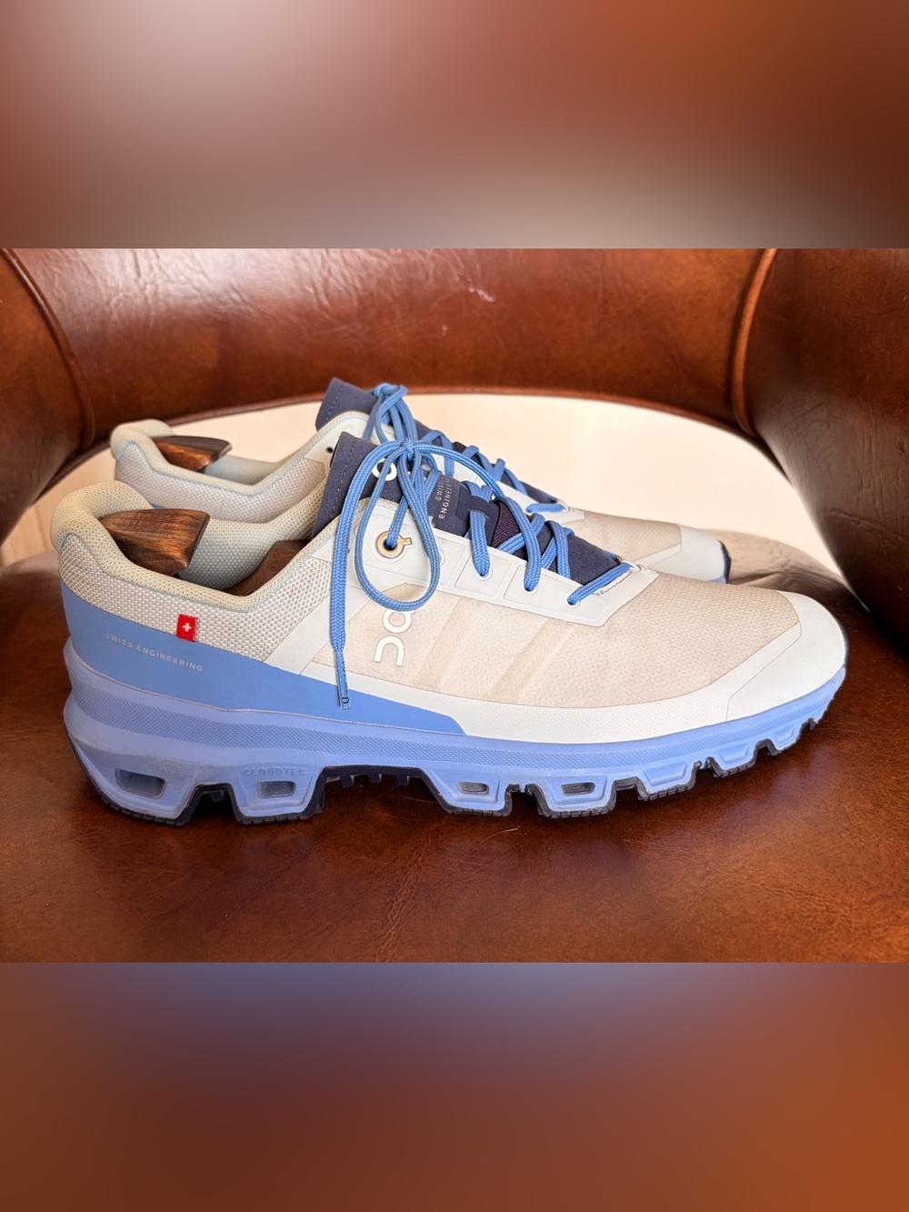 ON WOMEN'S CLOUDVENTURE V3 TRAIL RUNNING Shoes Arctic Marina size 9 tennis shoes